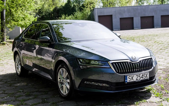 Skoda Superb cena 106899 przebieg: 59000, rok produkcji 2019 z Gozdnica małe 172